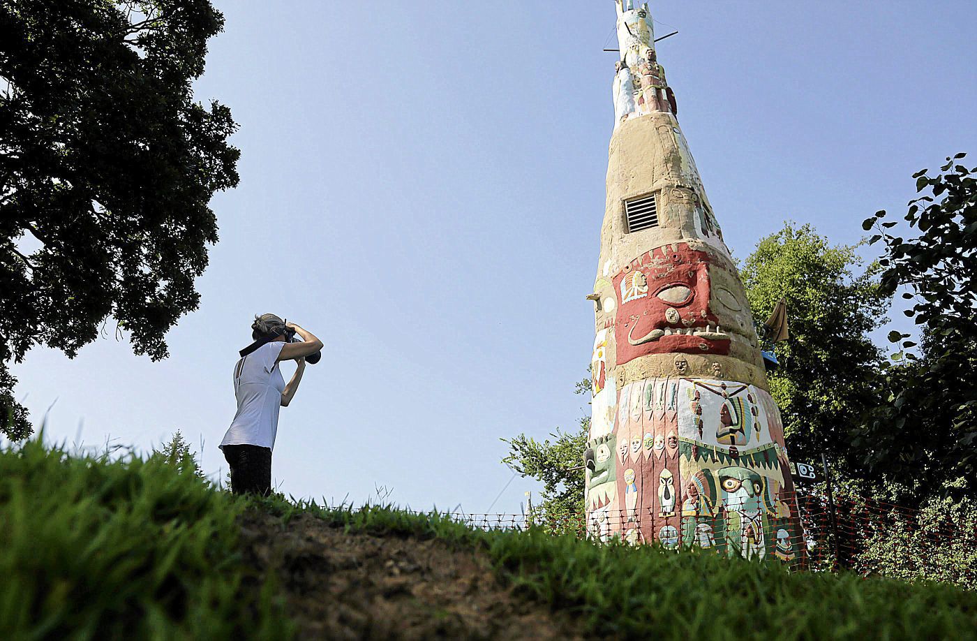 40. Get your kicks, see the Blue Whale and the Totem Pole Park
